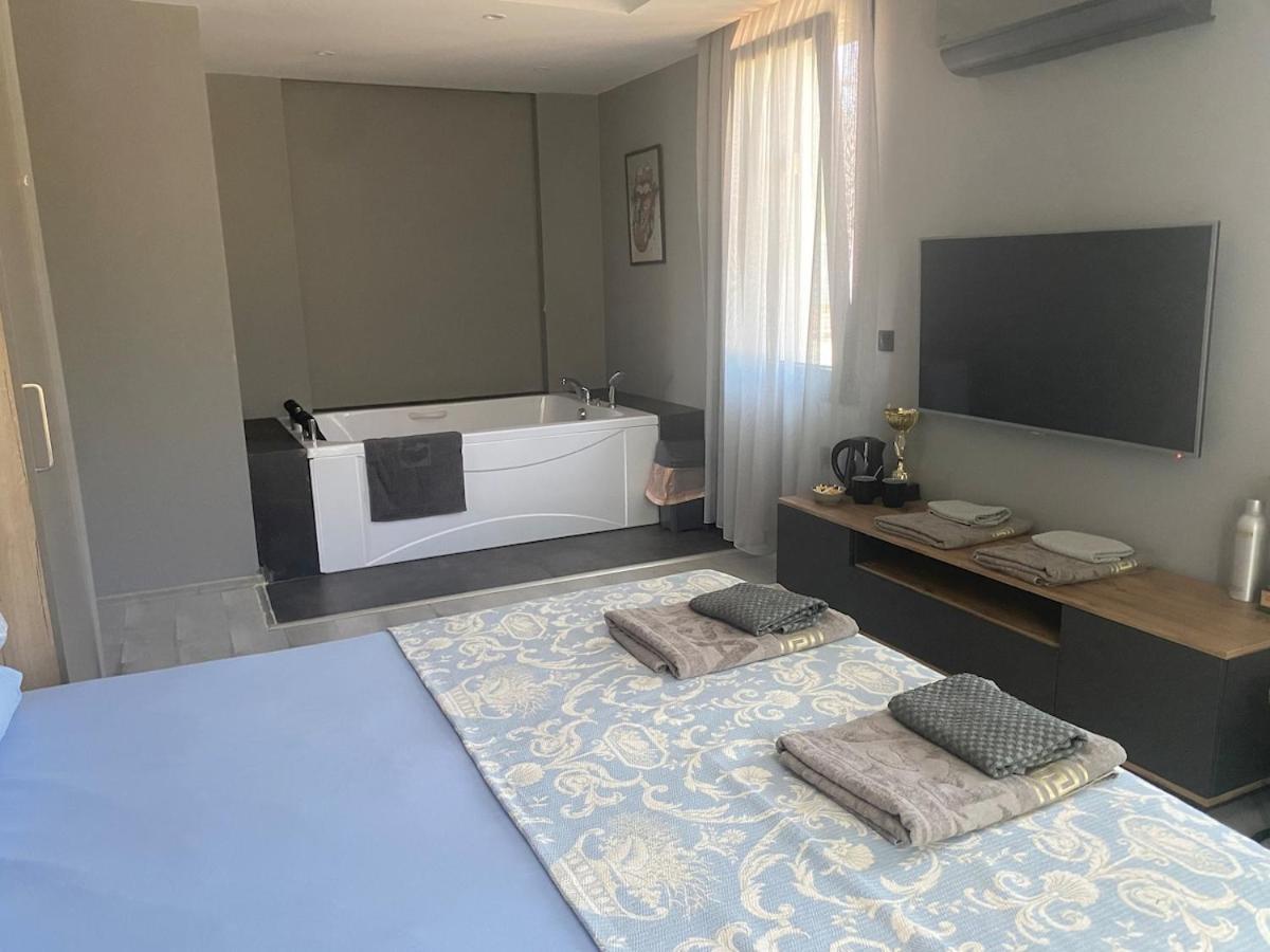 Villa Lotus In Camli Village, Jacuzzi And Pool *